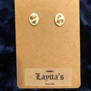 White stud earrings & White butterfly earrings (2 pairs)